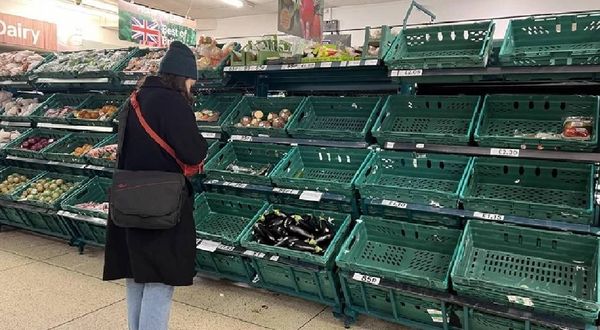 İngiltere'deki market zincirlerinde sebze ve meyve krizi yaşanıyor 