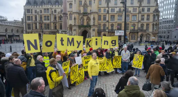 İngiltere’de monarşi karşıtı protesto düzenlendi: Bir Kral'a sahip olmak artık çok eski moda