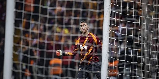Galatasaray'ın Uruguaylı kalecisi Muslera, 4 milli maçtan men cezası aldı
