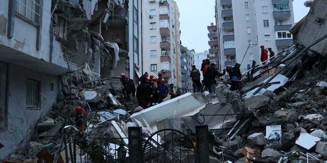 Depremde ölü sayısı 284’e yükseldi