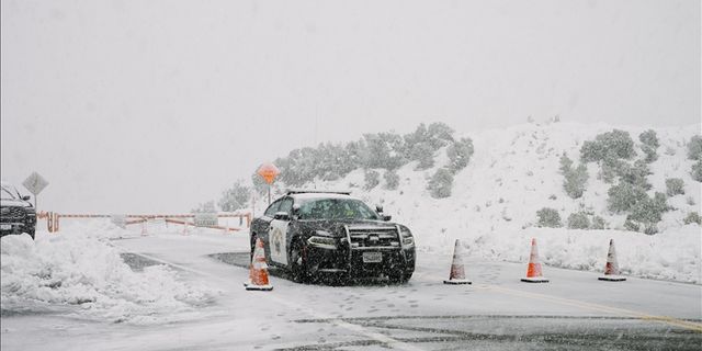 California'da etkili olan şiddetli yağış ve kar fırtınası hayatı olumsuz etkiliyor