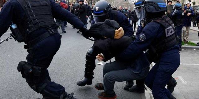 Fransa'da gündem hükümetin düşme olasılığı