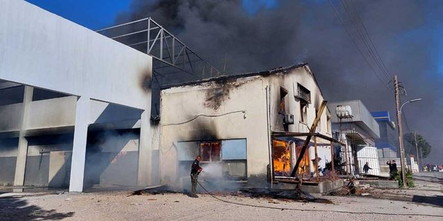 Sırdaş Mobilya’daki yangın söndürüldü…
