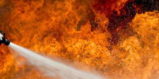 Lefkoşa Organize Sanayi'de yangın... Bir kişi yaralandı