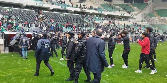 Bursaspor Amedspor maçında ortalık savaş alanına döndü!