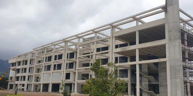 Sağlık Bakanı Altuğra: Yeni Girne Hastanesi’nin yapımı hızla devam ediyor