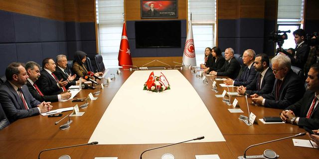 Deprem komitesi heyeti Ankara'da TBMM Deprem Komisyonu ile görüştü