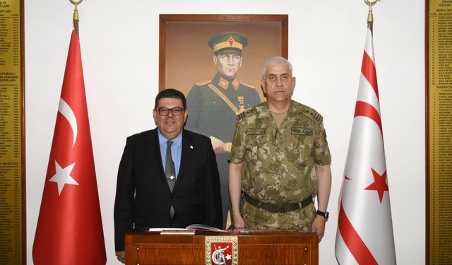Bakan Berova, Güvenlik Kuvvetleri Komutanı Tümgeneral Aytaç'ı Makamında Ziyaret Etti