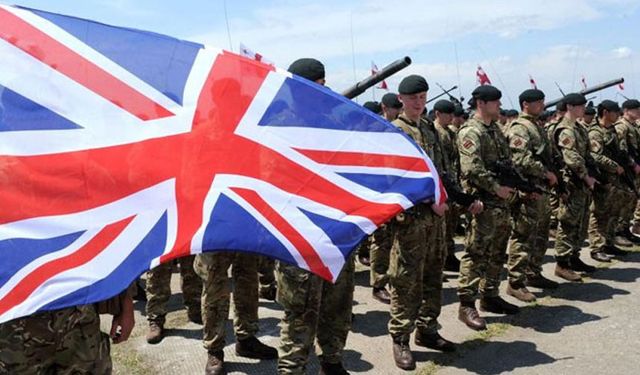 Kıbrıs'ta, İngiltere üslerdeki asker sayısını arttırdı