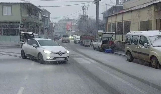 İstanbul'un yüksek kesimlerinde kar yağışı başladı