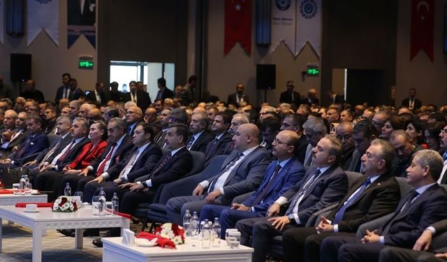 Türkiye Kamu-Sen Antalya'da Genişletilmiş Şube Başkanları toplantısı gerçekleştiriyor