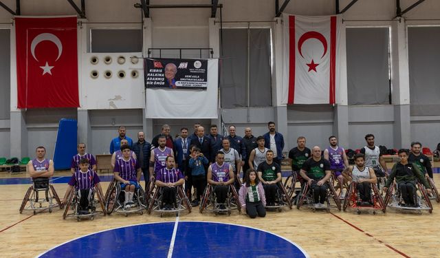 Cumhurbaşkanı Tatar, Türkiye Tekerlekli Sandalye Basketbol Süper Lig karşılaşmasını izledi