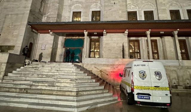 İstanbul Fatih Camii'nde provokatif saldırı