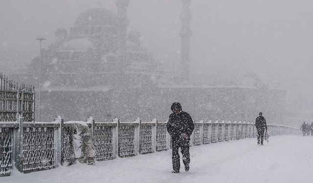 Sıcaklıklar düşecek... Türkiye'ye kar geliyor...