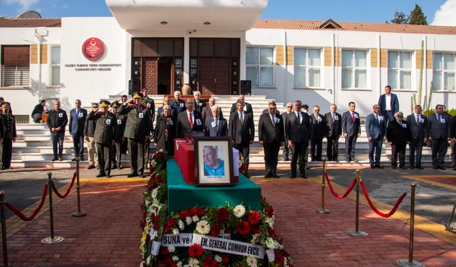 Kurucu Meclis üyesi Halil Paşa için Cumhuriyet Meclisi önünde tören düzenlendi