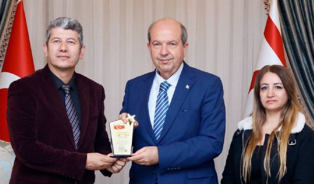 Cumhurbaşkanı Tatar’a Radyo Efebey’den onur ödülü