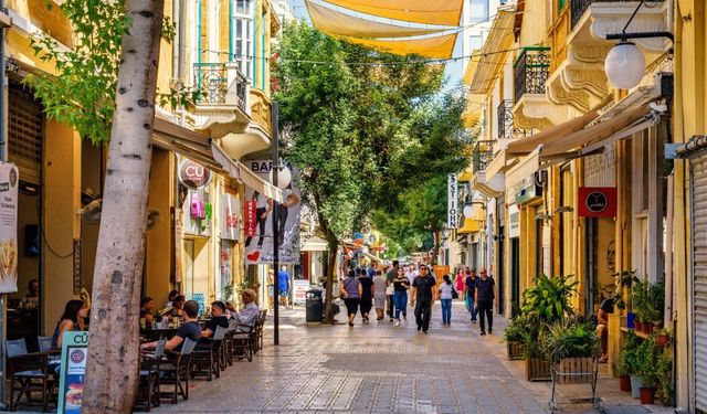 Güney Kıbrıs nüfusunun ortalama yaşı AB'ye oranla düşük