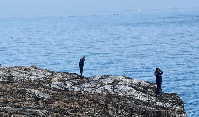 Marmara'da batan geminin mürettebatını arama çalışmaları 8. gününde