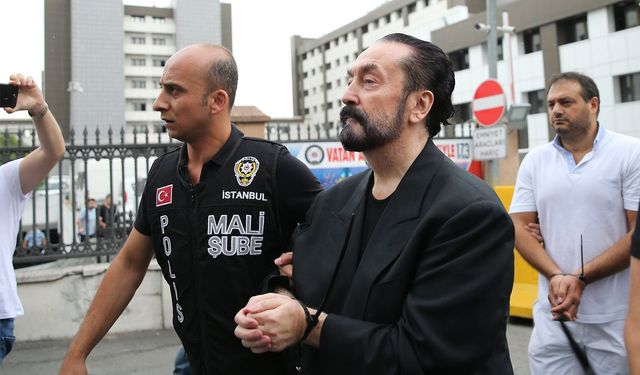 Adnan Oktar Van'a nakledildi