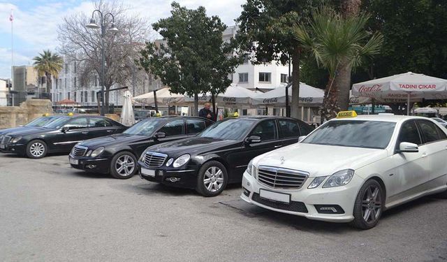 Girne'de kavga... Taksi ücreti yüzünden birbirlerine girdiler!