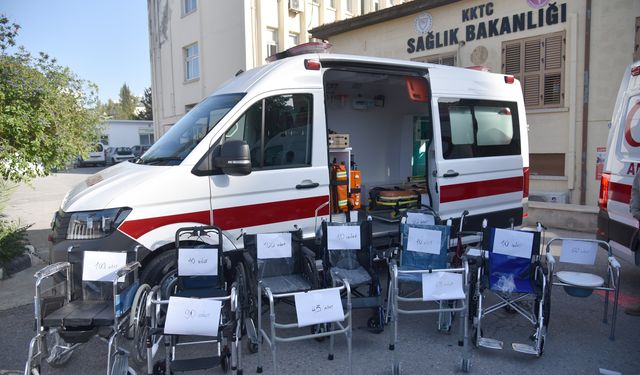 Sağlık Bakanlığına 2 ambulans ve tekerlekli sandalye bağışı