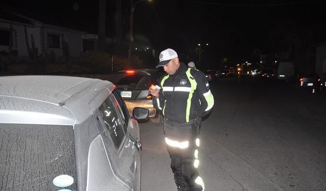 2 bin 96 sürücü kontrol edildi, 5’i tutuklandı