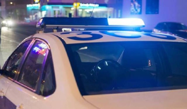 Güney Kıbrıs'tan olaylar...  Polise molotof kokteyli ve taşla saldırı
