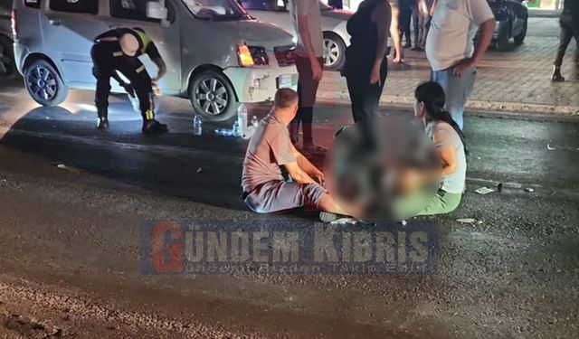 Karşıdan karşıya geçmeye çalışan 4 yayaya çarptı: 1'i ağır yaralı