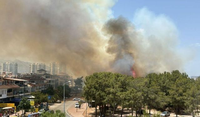 Antalya'da iki ayrı orman yangını