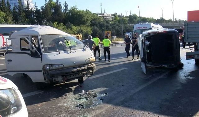 Türkiye'de büyük kaza...  15 araç birbirine girdi: Yaralılar var