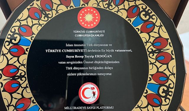 Milli İradeye Saygı Platformu’ndan Erdoğan’a plaket