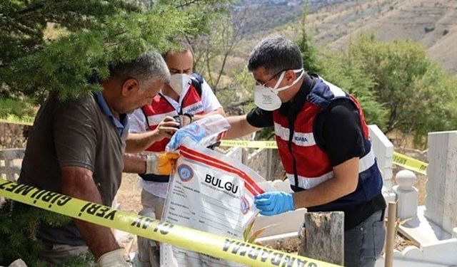 Türkiye'den üzen haber... Mezarlıktaki poşetten bebek cesedi çıktı