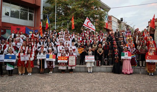 İskele Belediyesi Halk Dansları Topluluğu, Makedonya’da festivale katıldı