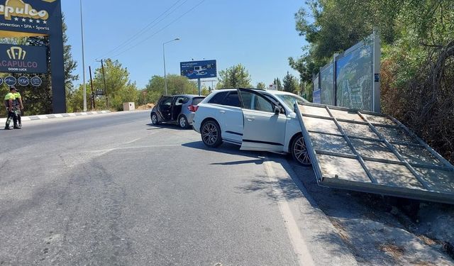 Reklam panosuna çarparak durabildi... 1 yaralı