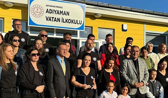 Şampiyon Melekleri Yaşatma Derneği’nden Adıyaman Vatan İlkokulu’na kitap bağışı