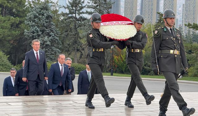 Başbakan Üstel Ankara'da... İlk ziyaret Anıtkabir'e...