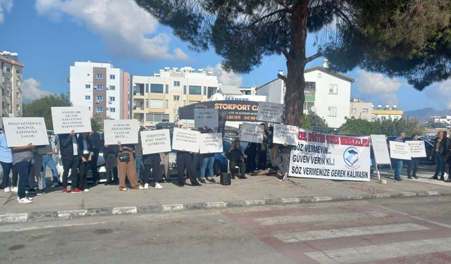 Bazı kurs ve eğitim merkezi temsilcileri eylemde...