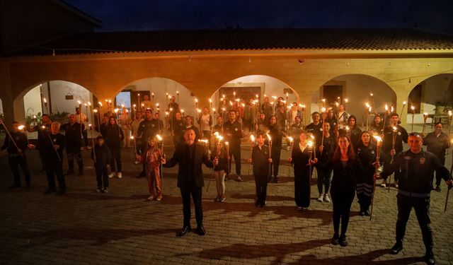 Meşaleler İskele'yi aydınlattı