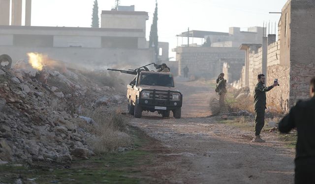 Esad Şam'dan kaçtı...Suriye'de rejim çöktü