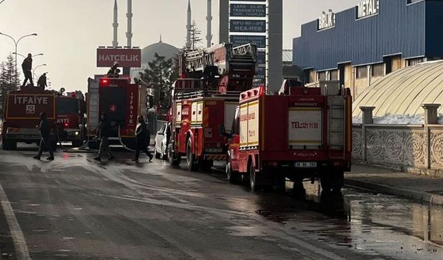 Kayseri'de mobilya fabrikasında yangın: 2 can kaybı