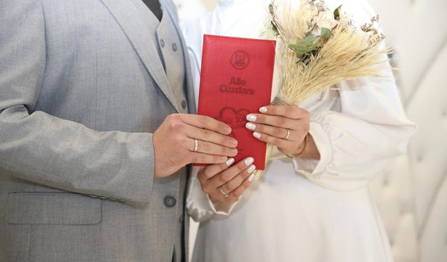 Nikah kıyarken yanlışlıkla kendisi evlendi!