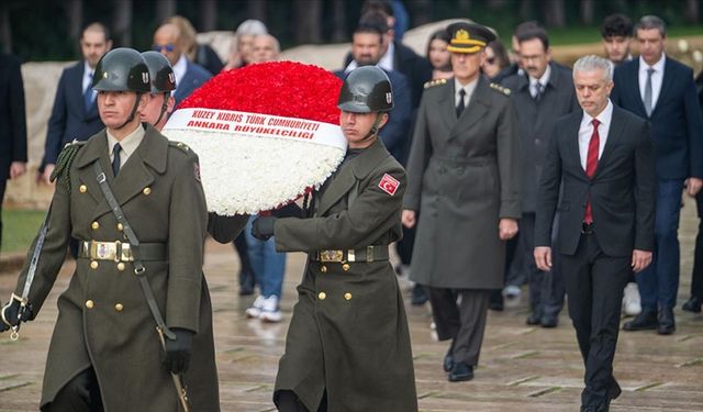 KKTC’nin Ankara Büyükelçisi Korukoğlu, Anıtkabir’i ziyaret etti