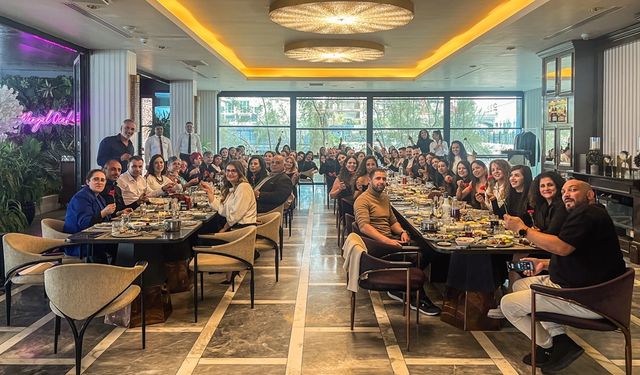 Les Ambassadeurs Hotel’de 24 Kasım’a Özel Öğretmenler Günü Yemeği