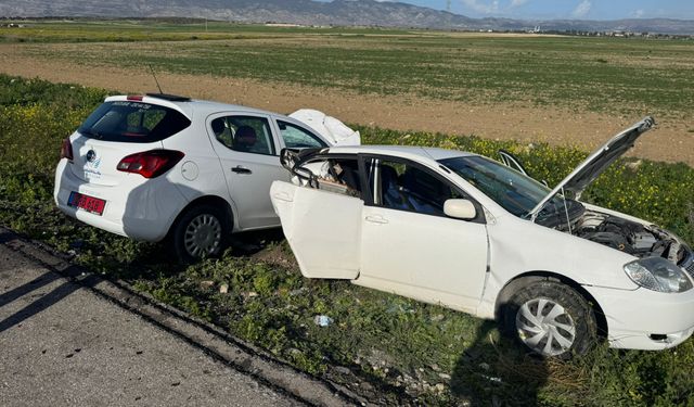 Lefkoşa-Gazimağusa anayolunda trafik kazası.. 2 yaralı