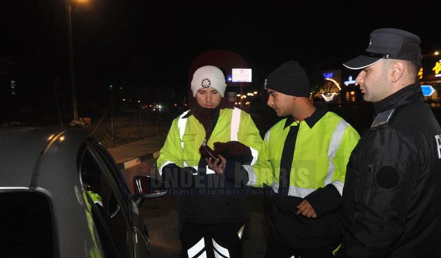 Polis göz açtırmıyor... Bir gecede 3 Bin 144 araç sürücüsü kontrol edildi!