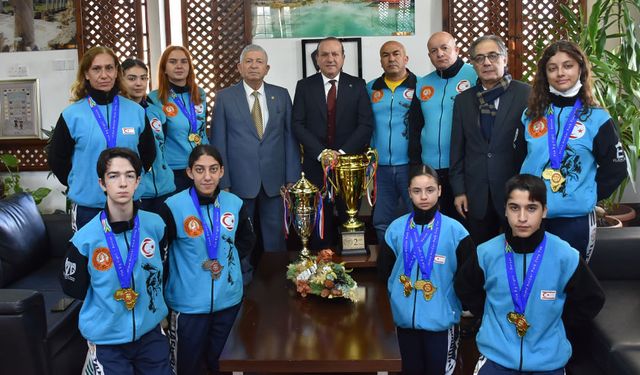 Ataoğlu, KKTC Taekwondo Milli Takımı’nı kabul etti