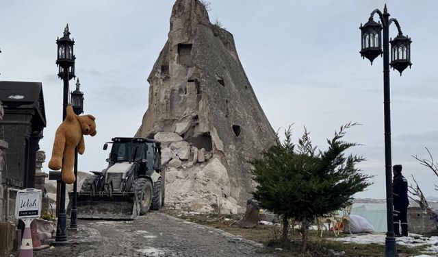 Kapadokya’da peribacası çöktü