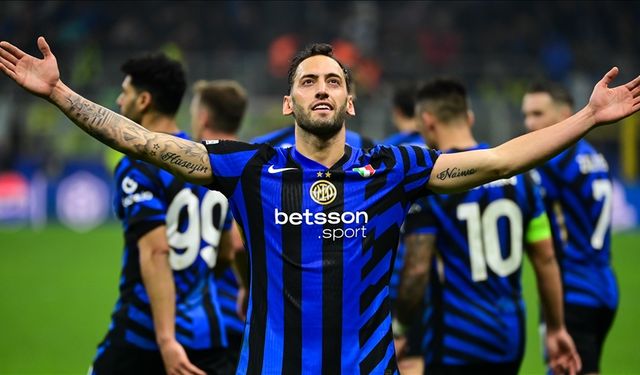 Hakan Çalhanoğlu, Inter'de kasım ayının futbolcusu seçildi