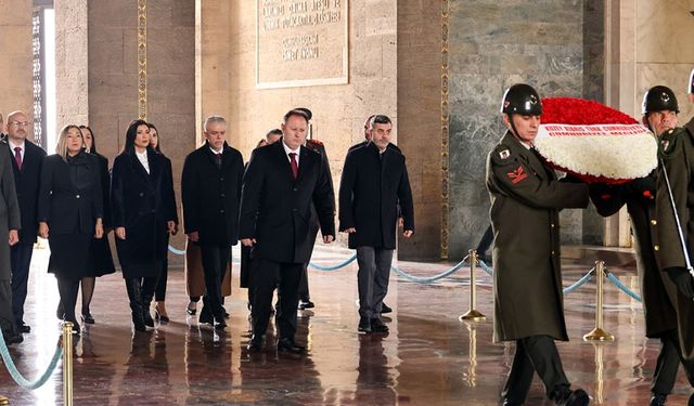 Öztürkler, Ankara temaslarına Anıtkabir'i ziyaret ederek başladı...