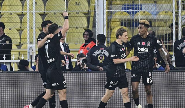 Fenerbahçe şampiyonluk yarışında havlu attı